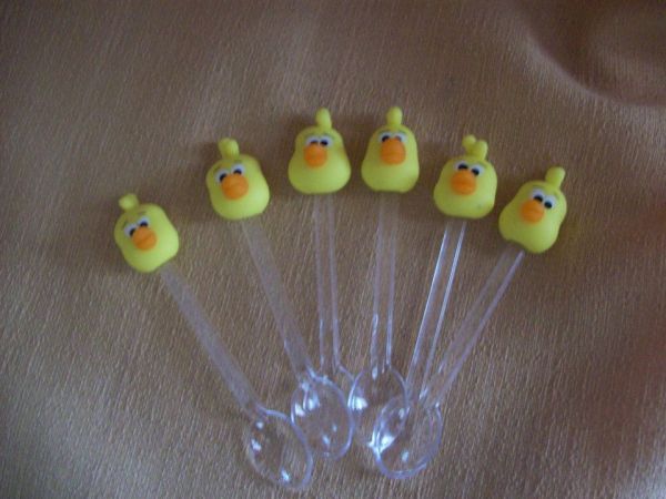 kit 50 colher de brigadeiro (pintinho) galinha pintadinha